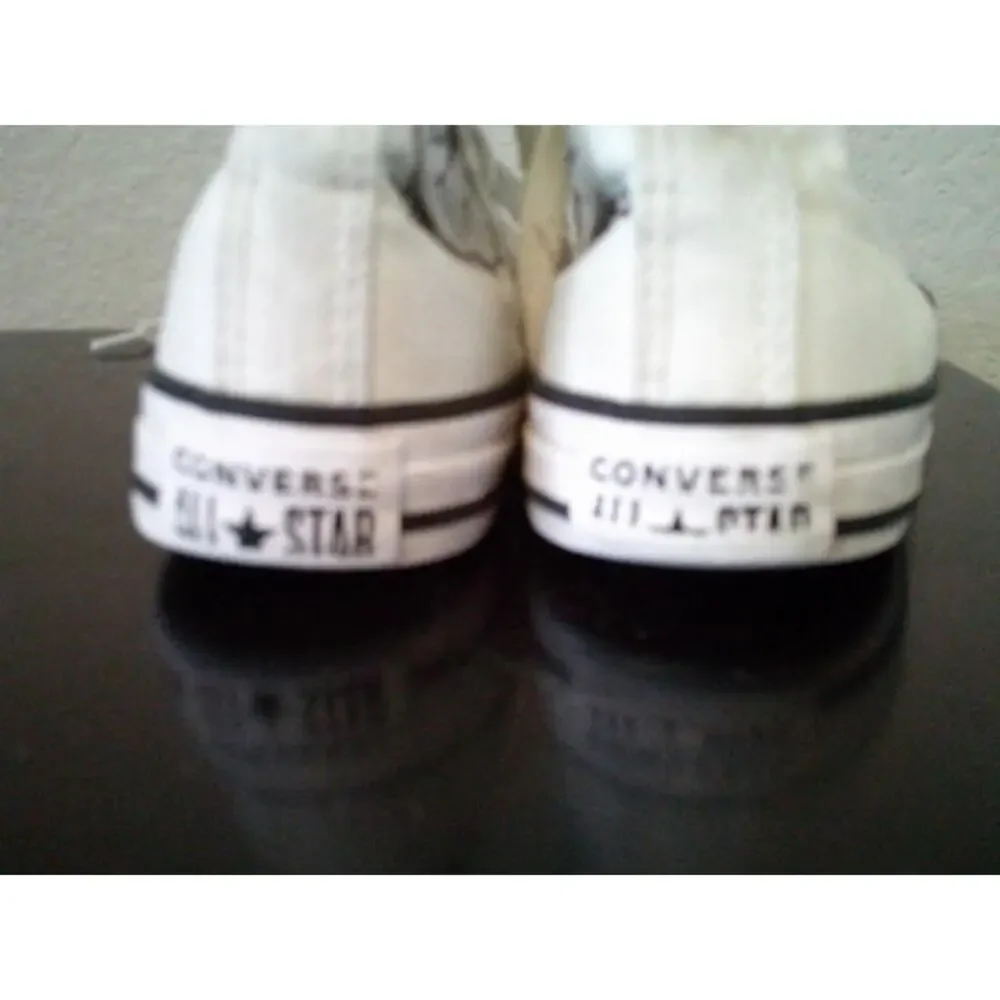 Stylish White Converse All-Star Butterfly Sneakers - Youth Size 12